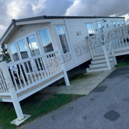 Jems Hot-Tub Getaways 8 Berth At Tattershall Lakes Bagian luar foto